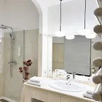 Calafati With Private Parking Apartman *