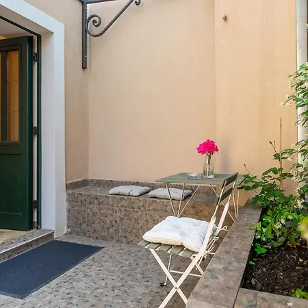 Calafati With Private Parking *