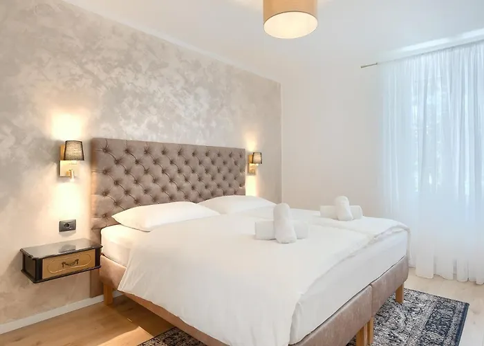 Calafati Apartment With Private Parking